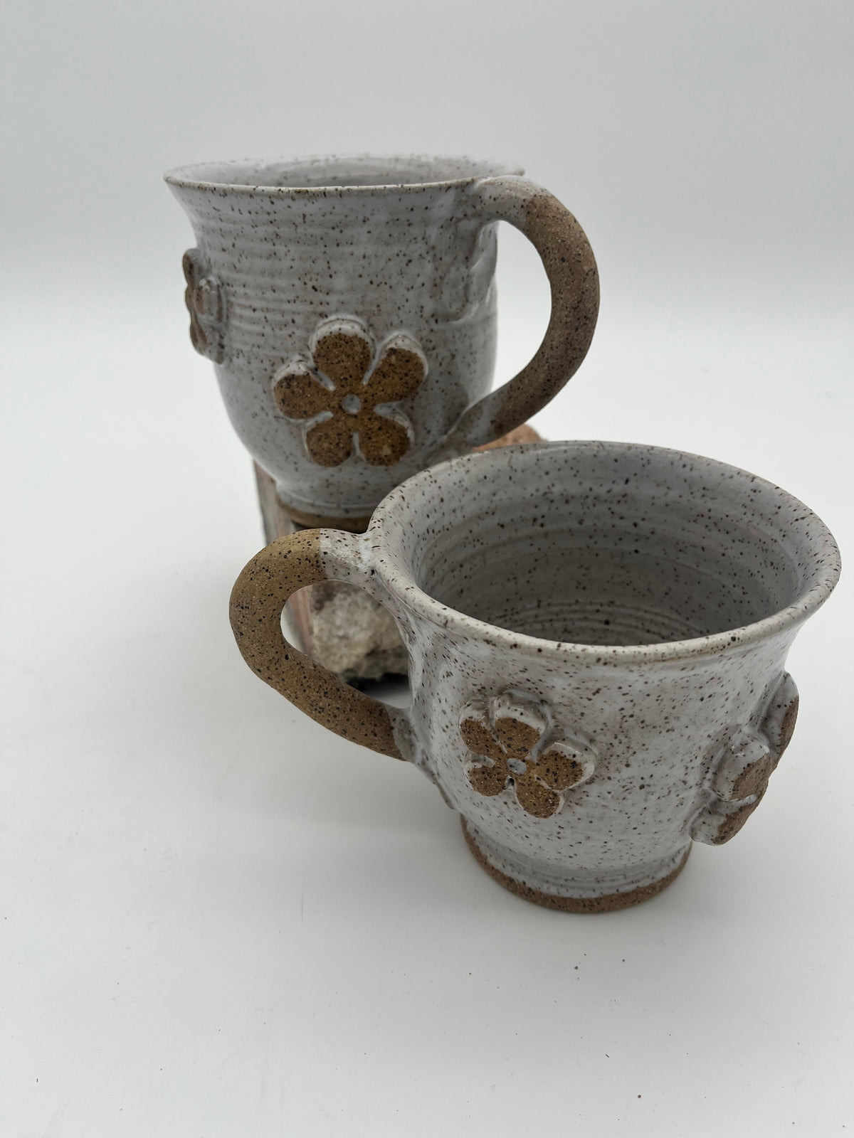 Mugs- white speckled flower